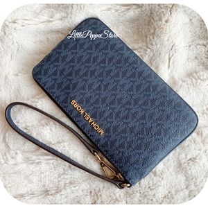 MICHAEL Michael Kors Bags - MICHAEL KORS JET SET WRISTLET MK ADMIRAL MICHAEL Michael Kors Bags - MICHAEL KORS JET SET WRISTLET MK ADMIRAL